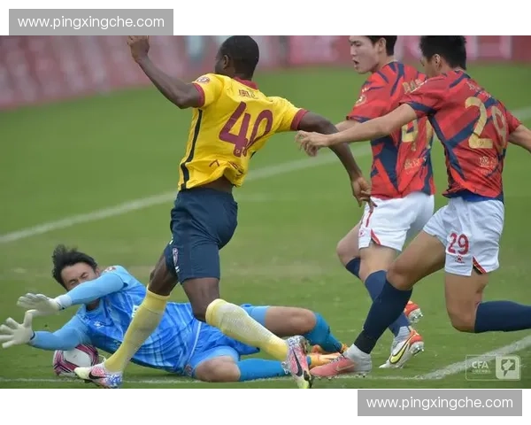 长安竞技足球队全力备战新赛季 展现青春力量力争突破极限 长安竞技足球队全力备战新赛季 展现青春力量力争突破极限